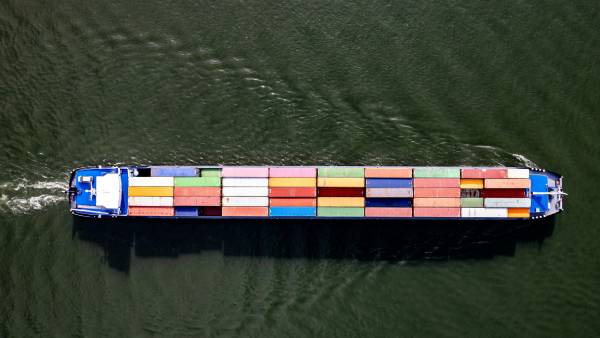 Zahraniční obchod ČR prokázal v roce 2025 odolnost