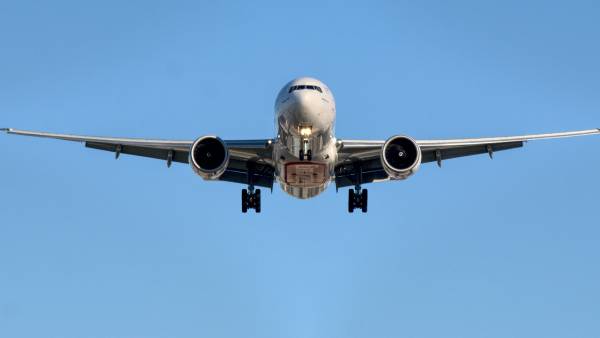 Omezení letecké dopravy po útoku na Írán