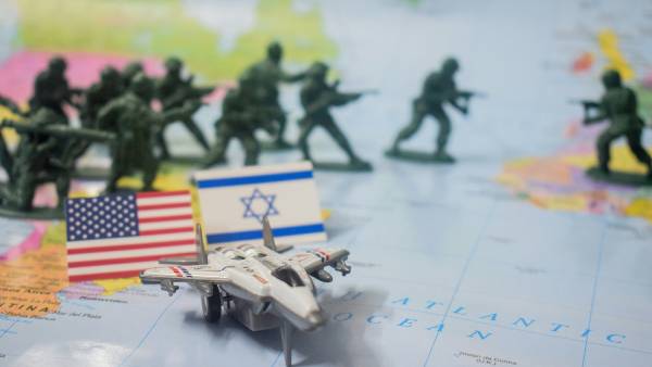 Trump odložil útok na Írán o deset dní