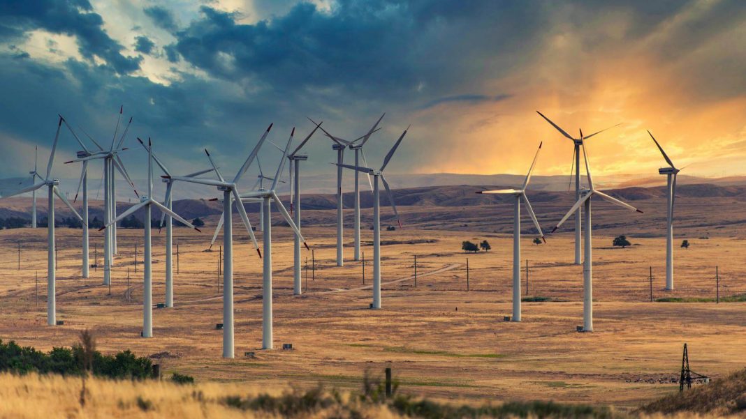 TotalEnergies investuje do energetického projektu v Kazachstánu.