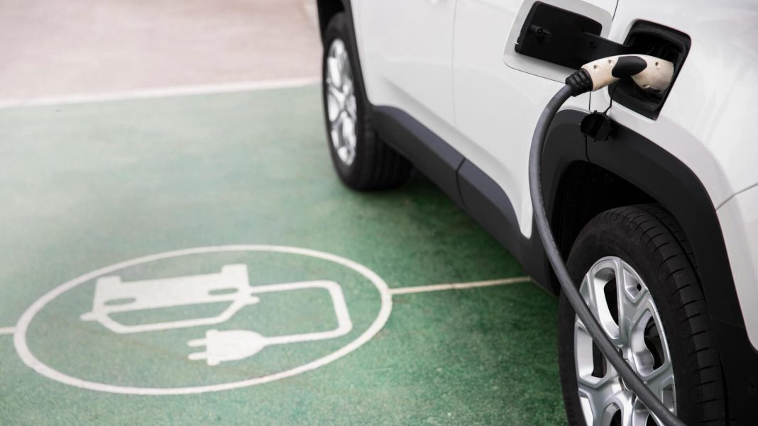 Čistka v Lucidu. Automobilka propustí pětinu zaměstnanců, končí i provozní ředitel.