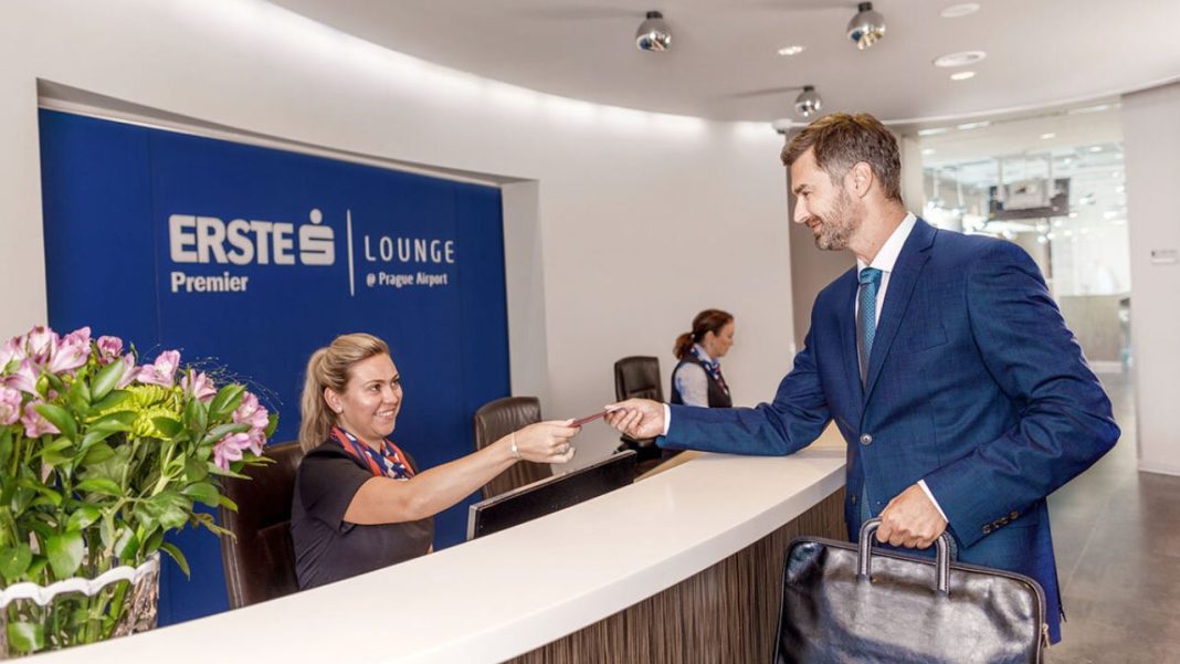 Erste Premier Lounge na Letišti Václava Havla v Praze nabízí prémiové zázemí pro cestující.