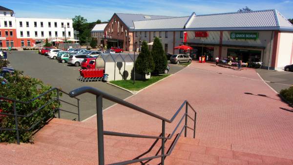 SCF expanduje nákupem obchodních center do Rumunska