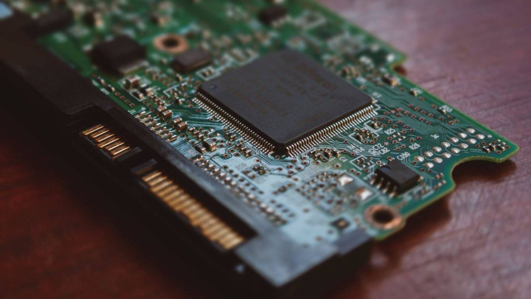 Čipový gigant TSMC trhá rekordy. Díky zájmu o umělou inteligenci zvýšil tržby o 36 procent