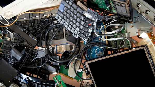 Trump otevřel cestu k omezení vývozu elektronického odpadu z USA