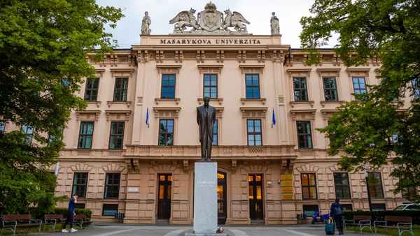 Masarykova univerzita vyšetřuje kybernetický útok. Klíčové systémy zůstávají v provozu