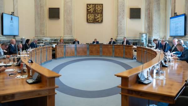 Vláda zřejmě nepřijme návrh STAN: Zrušení slevy na manžela a vyšší daňové zvýhodnění na malé děti neprojde