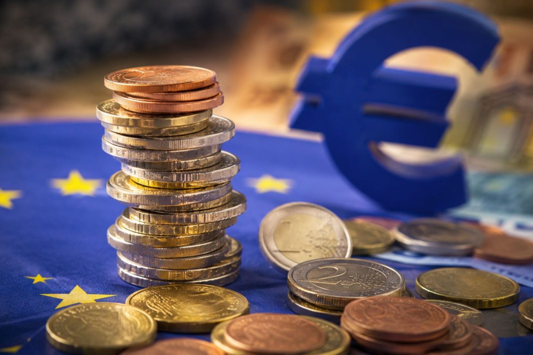 Společný evropský dluh může posílit EU, tvrdí španělský ministr
