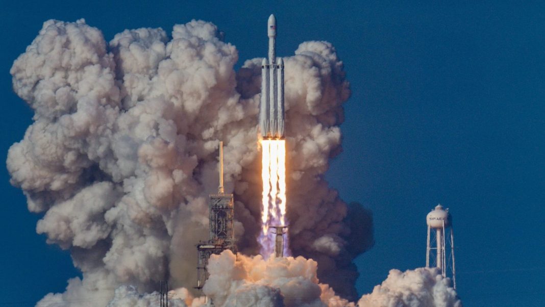 Ztráty po raketovém startu. Akcie SpaceX poprvé spadly pod upisovací cenu