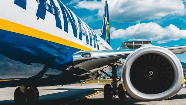 Výsledky Ryanairu v roce 2026 zaznamenaly propad na 13 miliard Kč