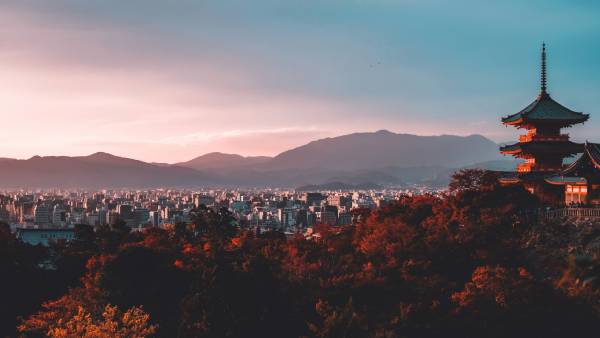 Japonsko omezuje turisty a zavádí dvojí vstupné