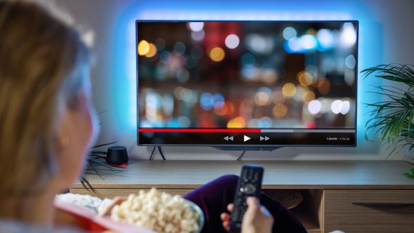Sky Group přebírá britskou televizi ITV v dohodě za 1,6 miliardy liber