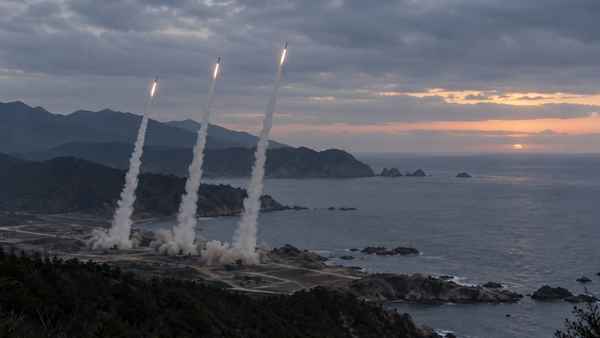 Tři rakety nad Japonským mořem
