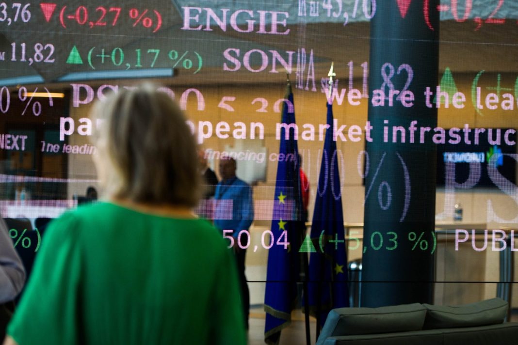 Americké akcie a dluhopisy čekají na data z trhu práce