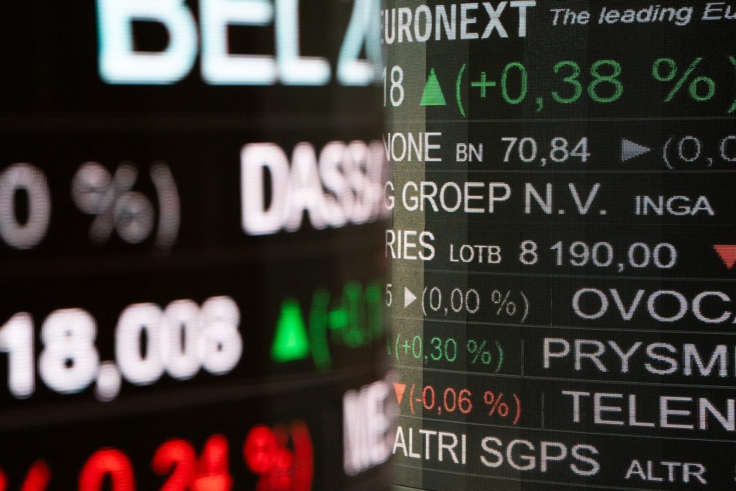 Evropské akcie čeká test zisků před koncem roku