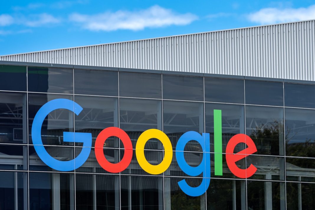 Google napadl požadavky EU na Android pro konkurenční AI