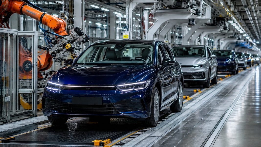 Schválený restrukturalizační plán Volkswagenu ruší dalších 50 tisíc míst: Závody v Emdenu, Zwickau či Hannoveru jsou v nejistotě